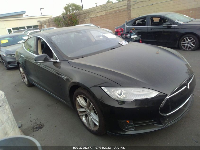 2016 TESLA MODEL S 70 KWH - 5YJSA1E14GF124085
