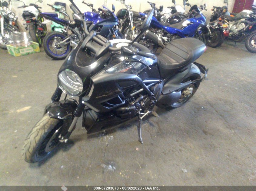2013 DUCATI DIAVEL ZDM13BLW4DB010942