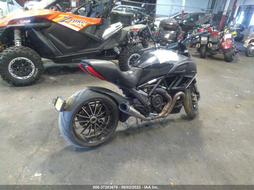 2013 DUCATI DIAVEL ZDM13BLW4DB010942