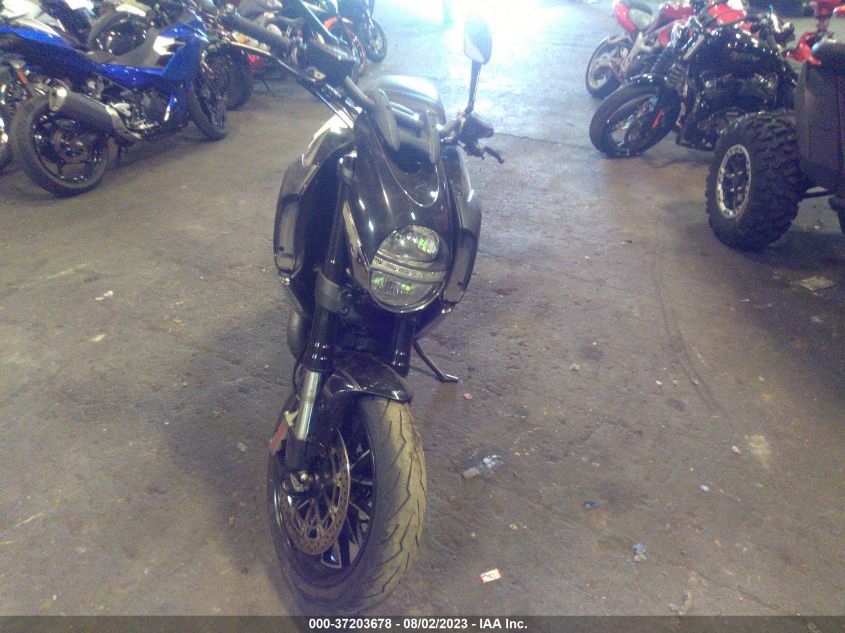 2013 DUCATI DIAVEL ZDM13BLW4DB010942