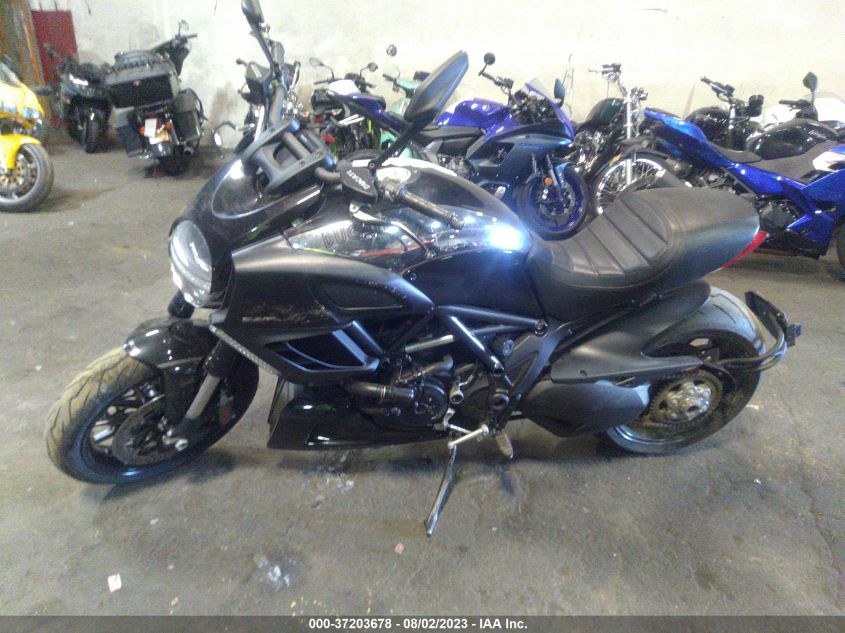 2013 DUCATI DIAVEL ZDM13BLW4DB010942