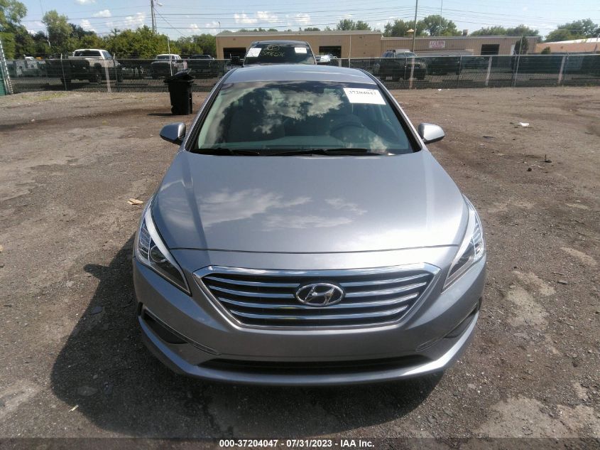 2015 HYUNDAI SONATA 2.4L SE - 5NPE24AF8FH156762