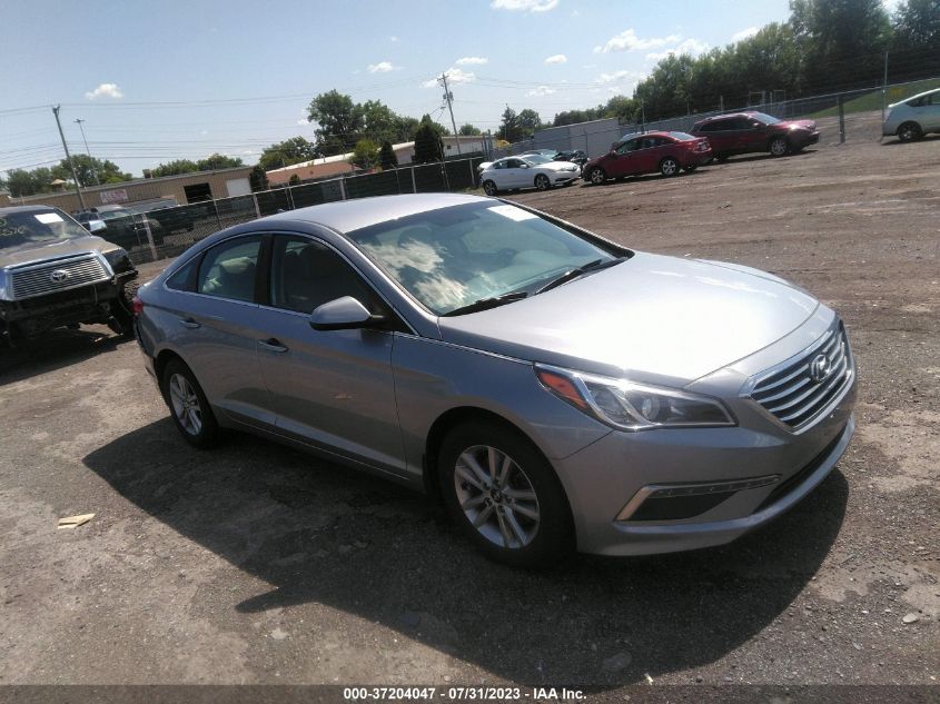 2015 HYUNDAI SONATA 2.4L SE - 5NPE24AF8FH156762