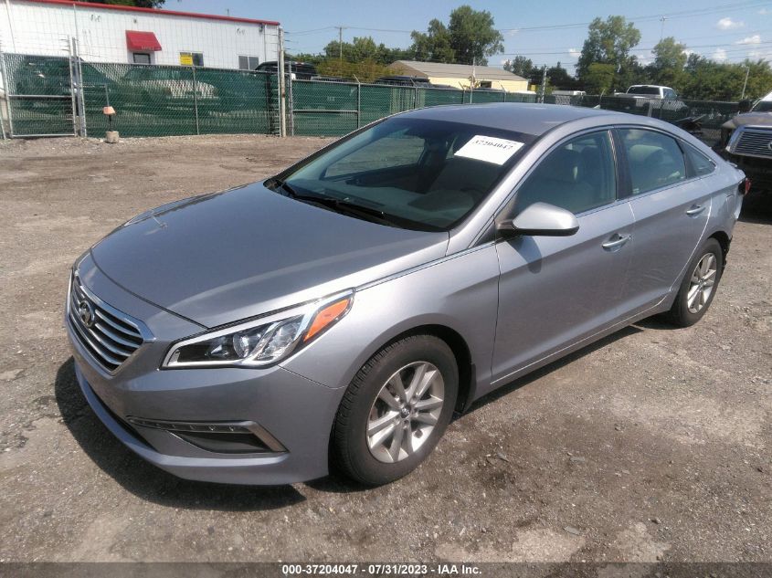 2015 HYUNDAI SONATA 2.4L SE - 5NPE24AF8FH156762