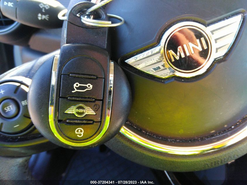 2015 MINI COOPER HARDTOP 4 DOOR WMWXS5C5XFT832690
