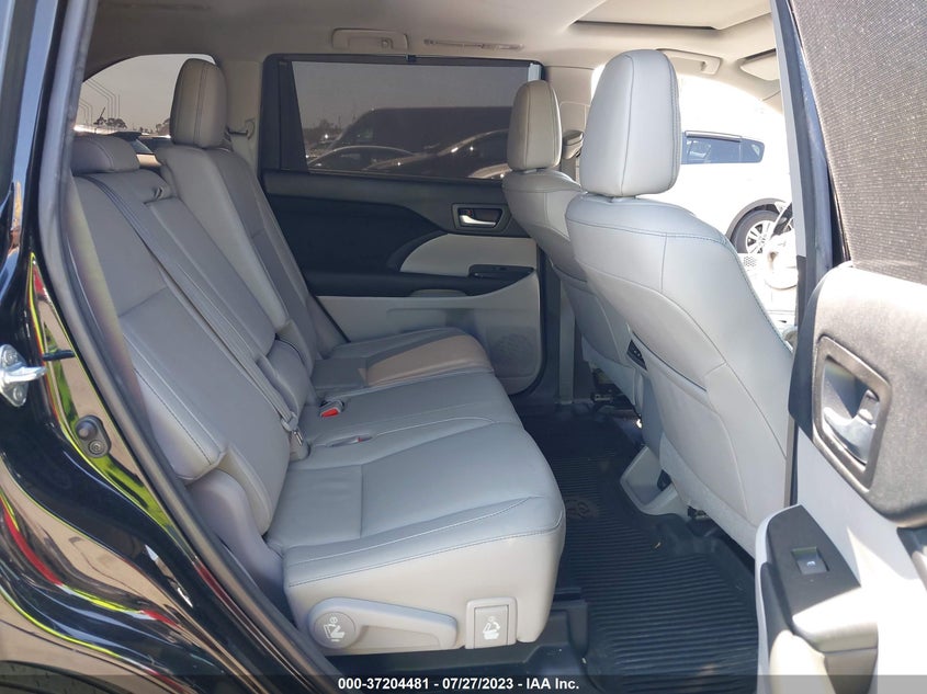 VIN 5TDKZRFH8JS533499 2018 TOYOTA HIGHLANDER SE/XLE