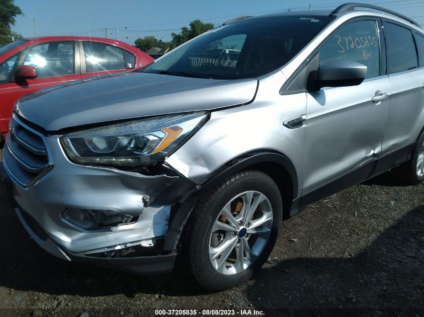 2017 FORD ESCAPE SE - 1FMCU9GD1HUB03667