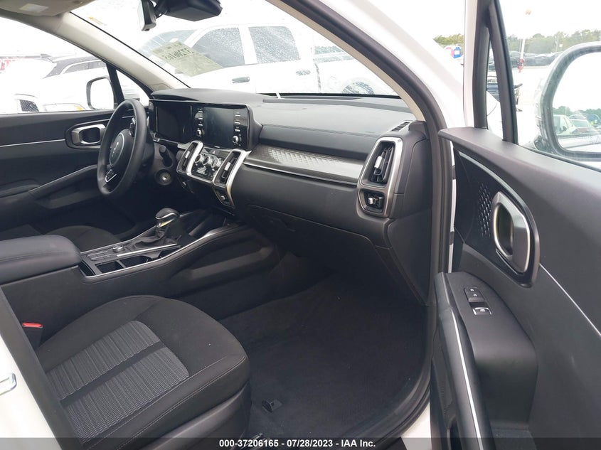 VIN 5XYRG4LC8NG092525 2022 KIA SORENTO LX