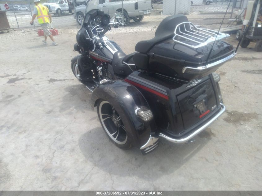 2020 HARLEY-DAVIDSON FLHTCUTGSE 1HD1TBH11LB952260