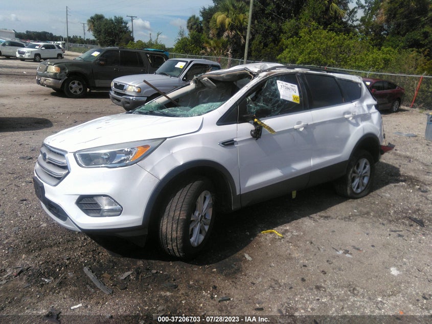 VIN 1FMCU0GD3JUC27571 2018 FORD ESCAPE SE