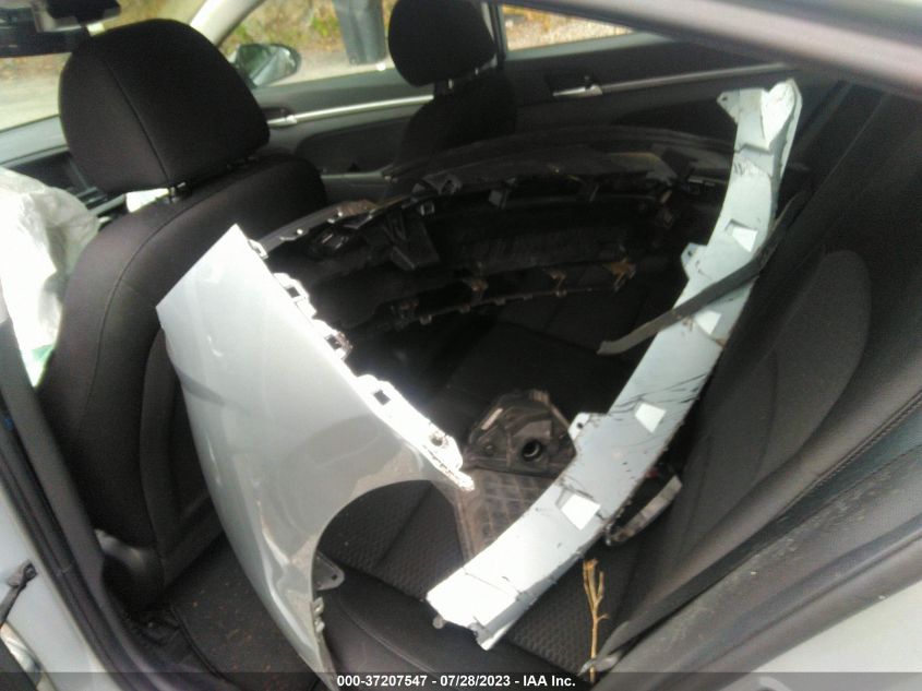 2020 HYUNDAI ELANTRA SE - KMHD74LF2LU940927