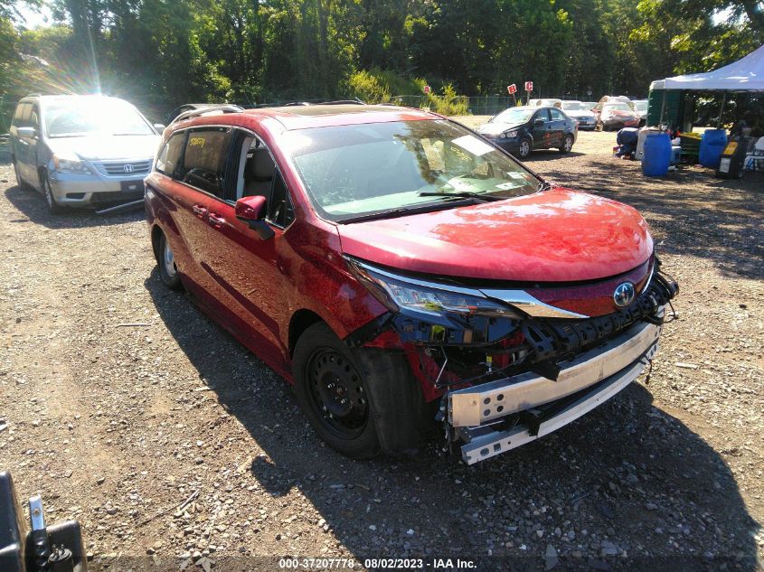 2022 TOYOTA SIENNA XLE - 5TDYSKFC4NS057638