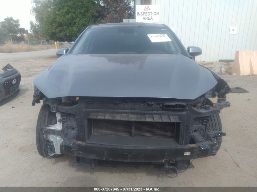 2019 HYUNDAI KONA SE - KM8K12AA2KU289074