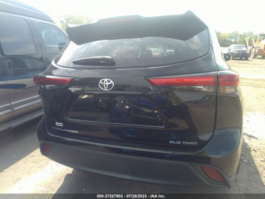 2022 TOYOTA HIGHLANDER XLE - 5TDGZRBH5NS590096