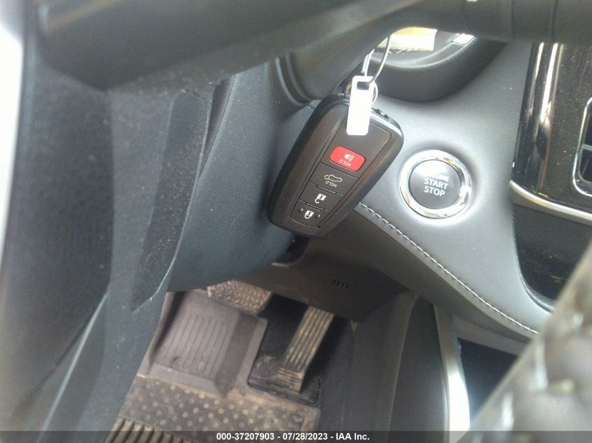 2022 TOYOTA HIGHLANDER XLE - 5TDGZRBH5NS590096