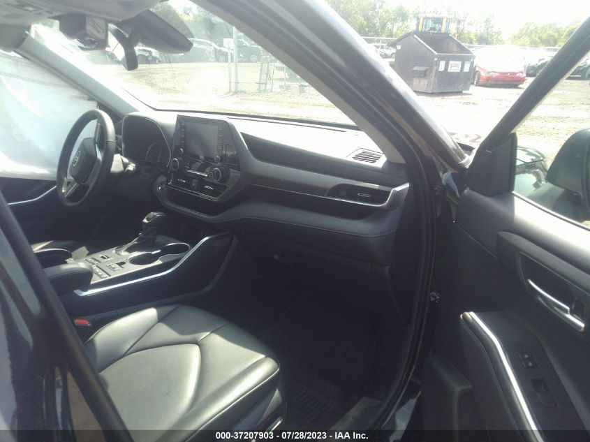 2022 TOYOTA HIGHLANDER XLE - 5TDGZRBH5NS590096