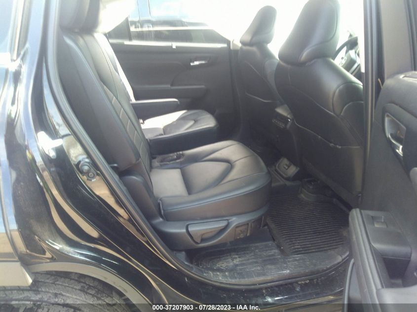 2022 TOYOTA HIGHLANDER XLE - 5TDGZRBH5NS590096
