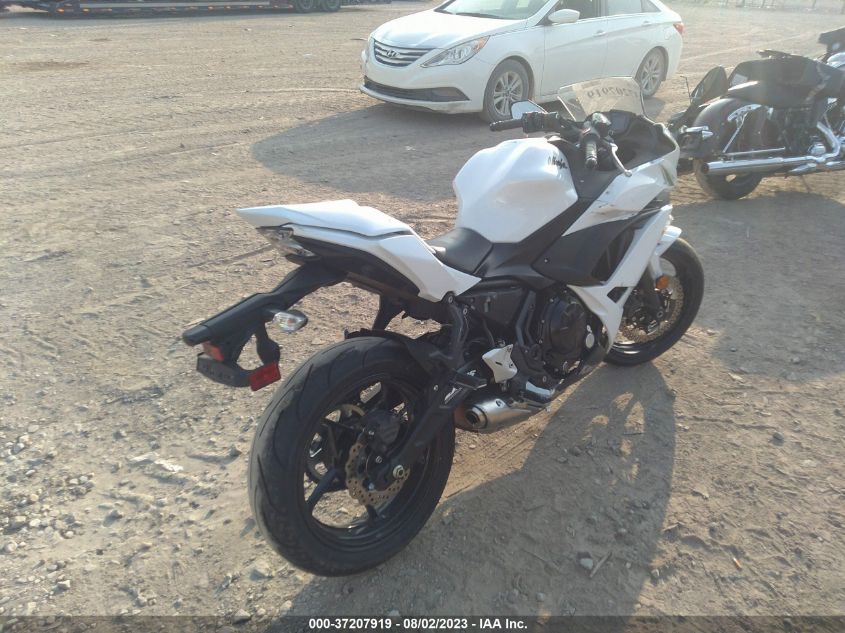 2017 KAWASAKI EX650 J - JKAEXEJ14HDA01420
