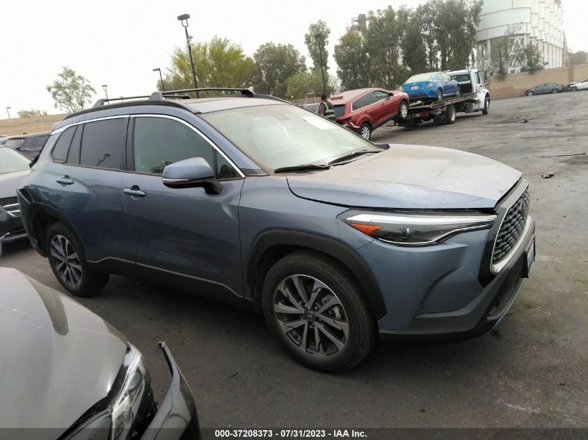 2022 TOYOTA COROLLA CROSS XLE - 7MUDAABG7NV012395