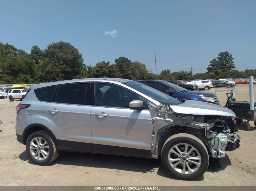 2017 FORD ESCAPE SE - 1FMCU0GDXHUB79061