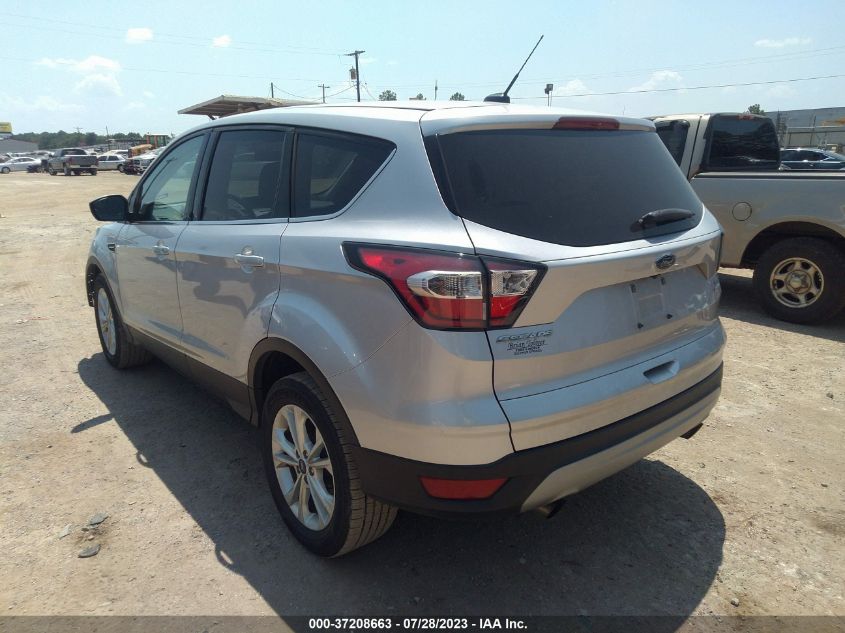 2017 FORD ESCAPE SE - 1FMCU0GDXHUB79061