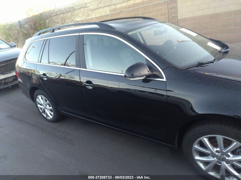 2014 VOLKSWAGEN JETTA SPORTWAGEN SE - 3VWPP7AJ4EM623388