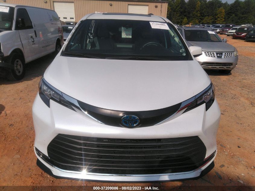 2022 TOYOTA SIENNA XLE - 5TDYRKEC8NS102027