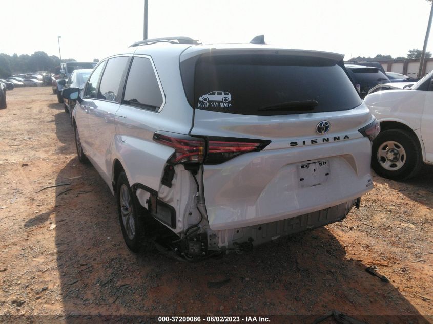 2022 TOYOTA SIENNA XLE - 5TDYRKEC8NS102027
