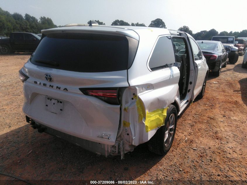 2022 TOYOTA SIENNA XLE - 5TDYRKEC8NS102027
