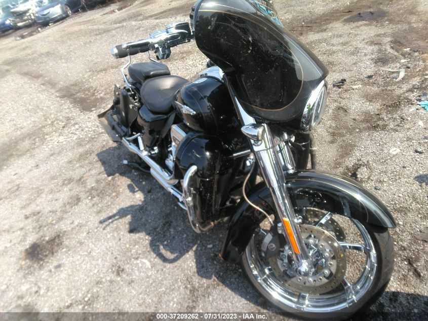 2012 HARLEY-DAVIDSON FLHXSE3 CVO STREET GLIDE - 1HD1PZ81XCB961682
