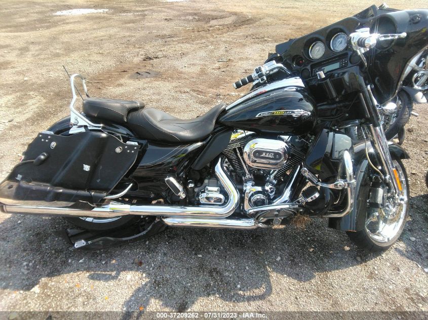 2012 HARLEY-DAVIDSON FLHXSE3 CVO STREET GLIDE - 1HD1PZ81XCB961682