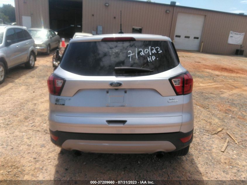 2019 FORD ESCAPE SE - 1FMCU0GD6KUB93594