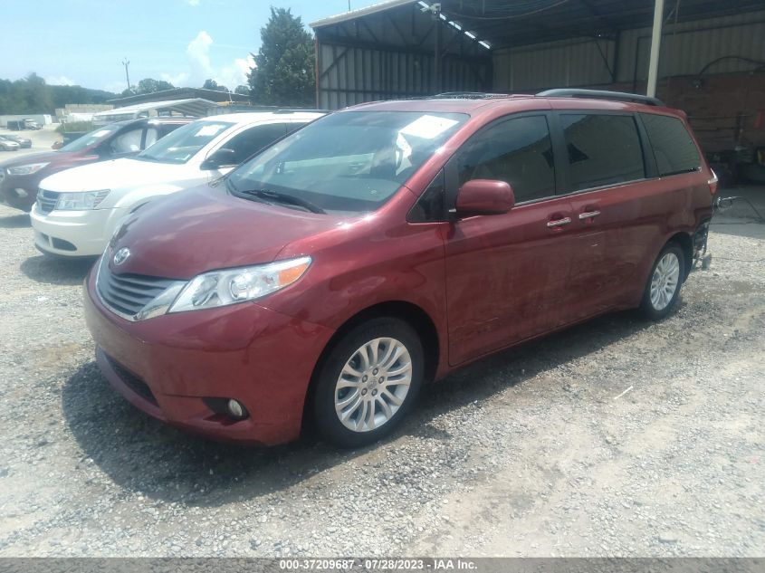 5TDYK3DC9FS627918 2015 TOYOTA SIENNA, photo no. 2