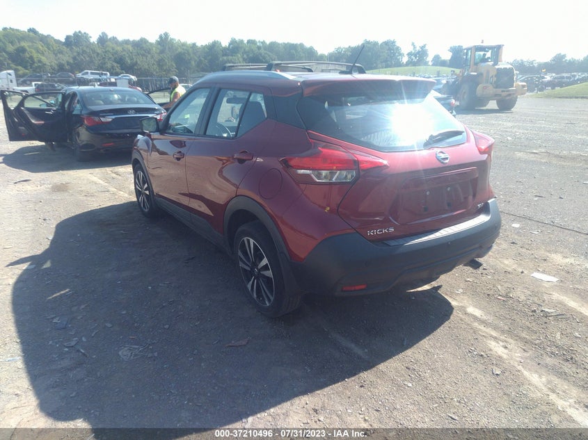 VIN 3N1CP5CU7JL533765 2018 NISSAN KICKS SV