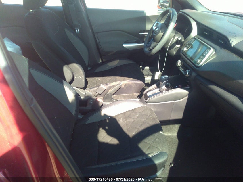 VIN 3N1CP5CU7JL533765 2018 NISSAN KICKS SV