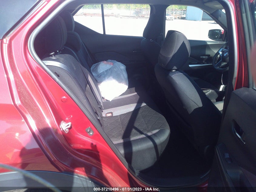 VIN 3N1CP5CU7JL533765 2018 NISSAN KICKS SV