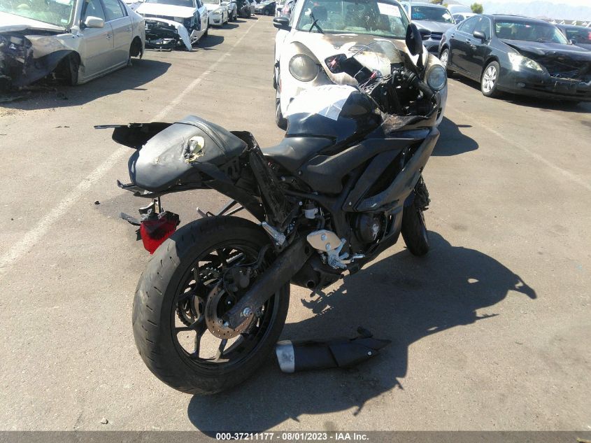 2023 YAMAHA YZFR3 A MH3RH18Y6PK011052