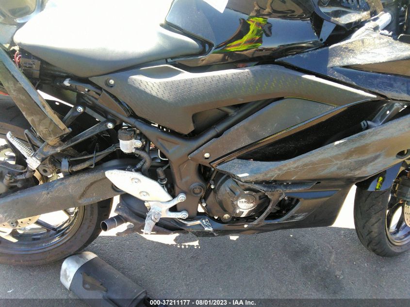 2023 YAMAHA YZFR3 A MH3RH18Y6PK011052