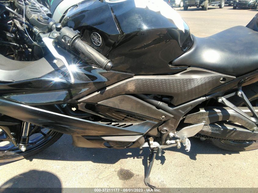 2023 YAMAHA YZFR3 A MH3RH18Y6PK011052