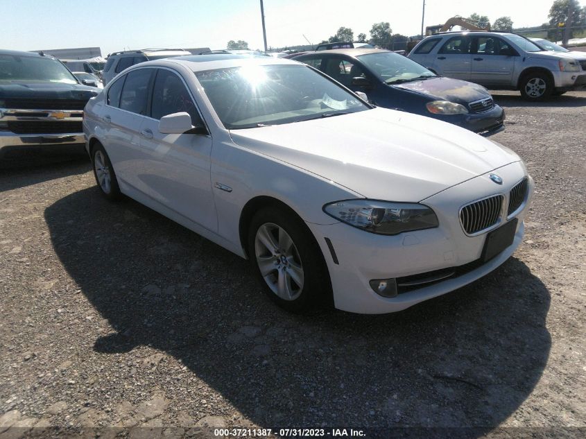 2013 BMW 5 SERIES 528I XDRIVE - WBAXH5C59DD115378