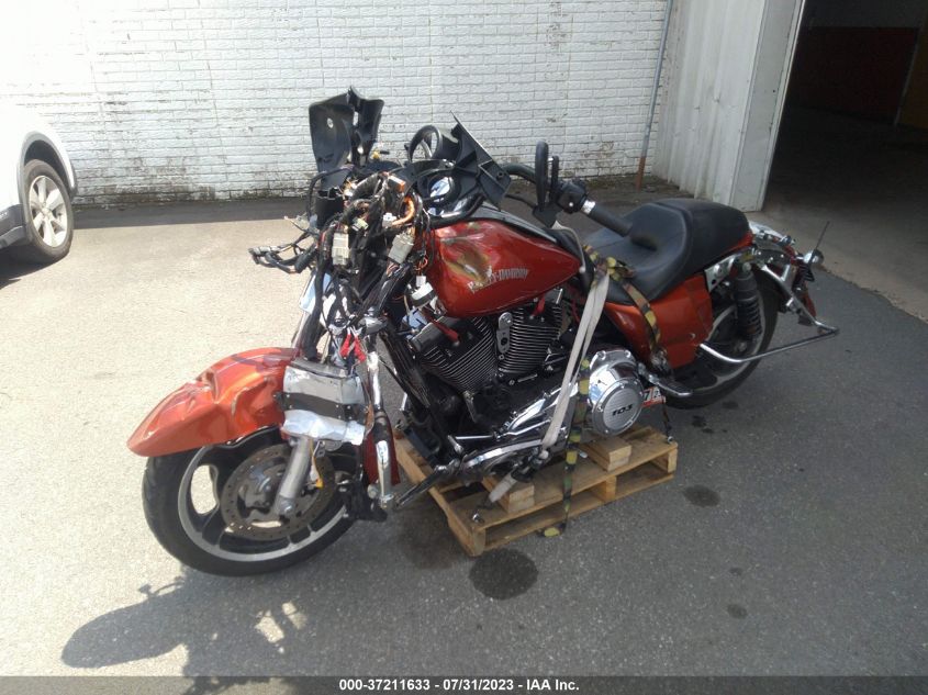 2011 HARLEY-DAVIDSON FLHX - 1HD1KBM16BB632052