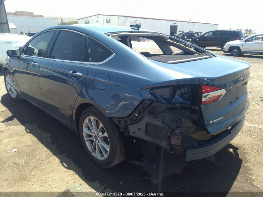 3FA6P0HD9KR200980 Ford Fusion SE 3