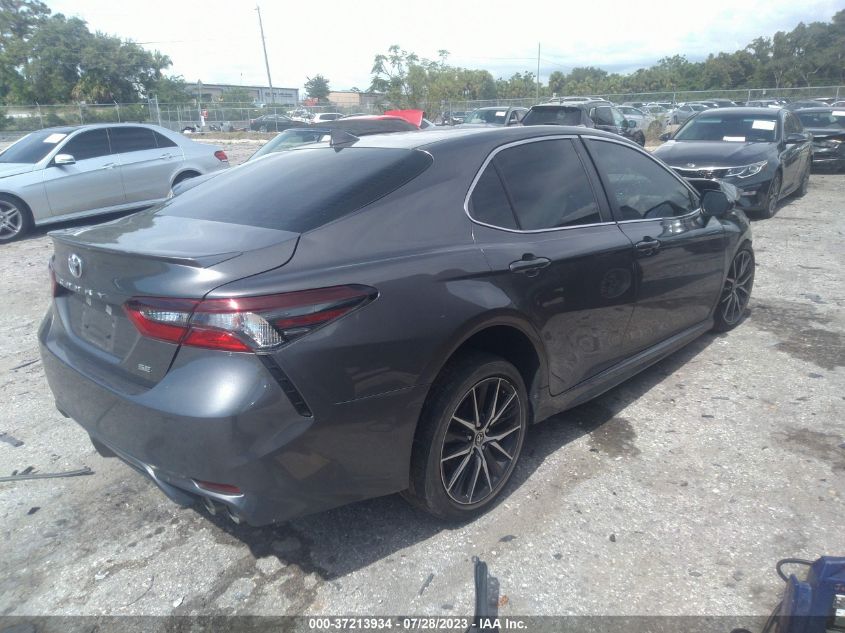 4T1G11AK3MU571817 Toyota Camry SE 4