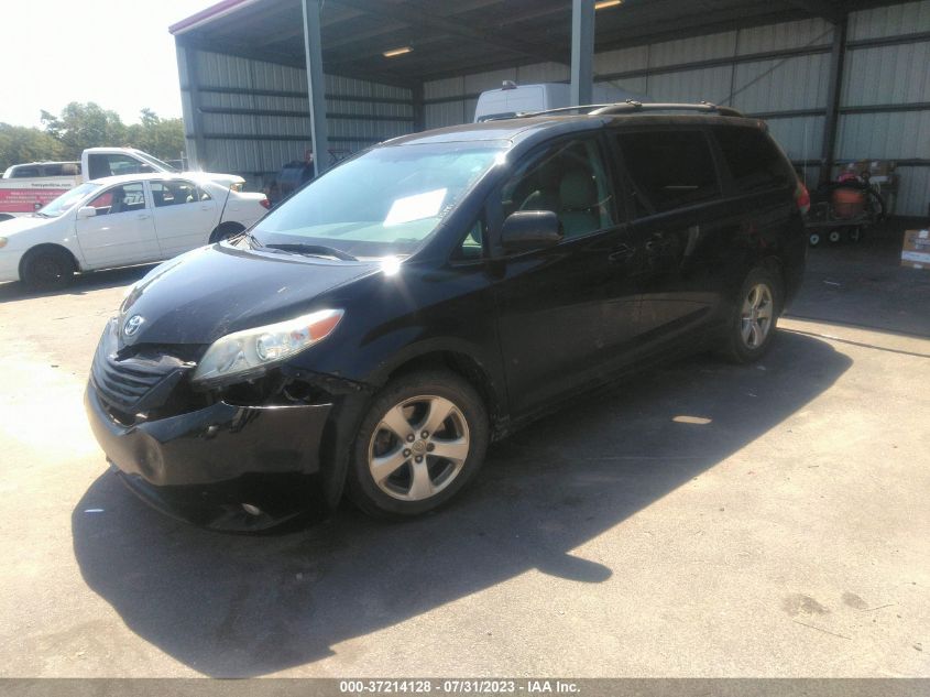 5TDKK3DC0DS375981 2013 TOYOTA SIENNA, photo no. 2