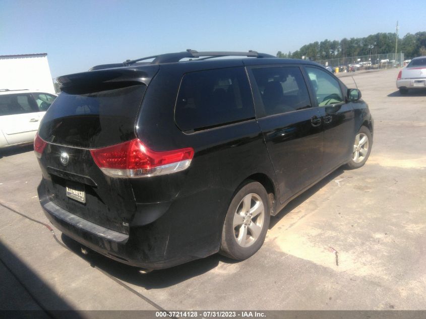 5TDKK3DC0DS375981 2013 TOYOTA SIENNA, photo no. 4