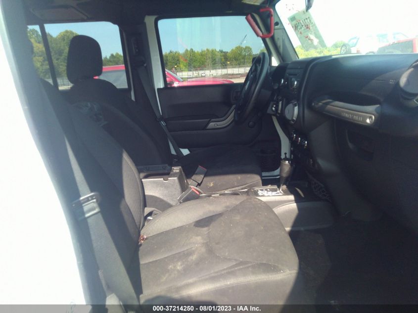 2015 JEEP WRANGLER UNLIMITED SPORT - 1C4BJWDG5FL746127