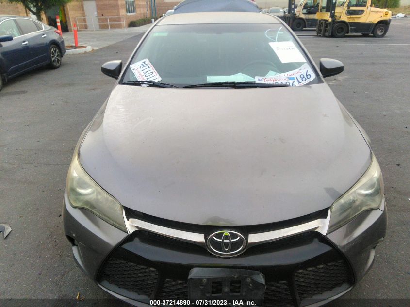 2016 TOYOTA CAMRY SE W/SPECIAL EDITION PKG - 4T1BF1FK0GU508196