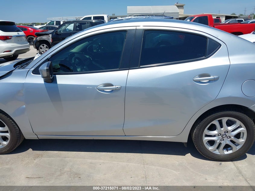 VIN 3MYDLBYV1HY194349 2017 TOYOTA YARIS IA