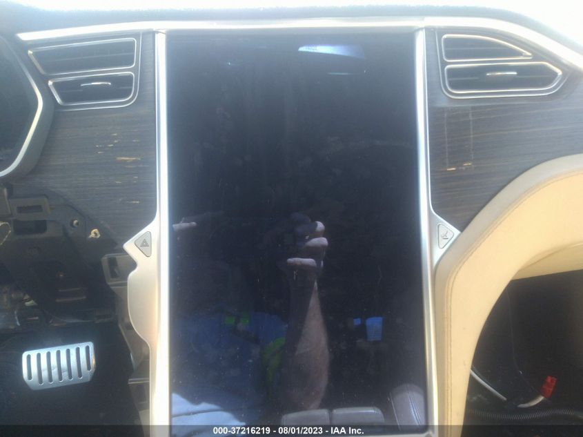 2015 TESLA MODEL S 85D - 5YJSA1H2XFFP75045