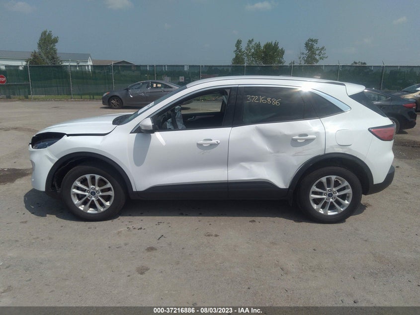 VIN 1FMCU9G69LUB44588 2020 FORD ESCAPE SE